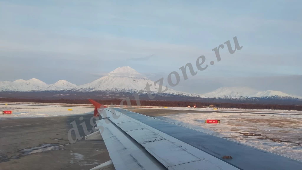 Видео взлёта самолёта из аэропорта Петропавловска-Камчатского с видом на сопки и вулканы.<br />
...