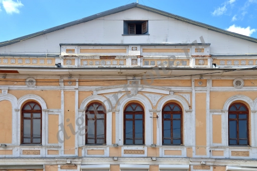 Здание в классическом стиле