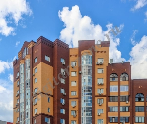 Кирпичный жилой дом