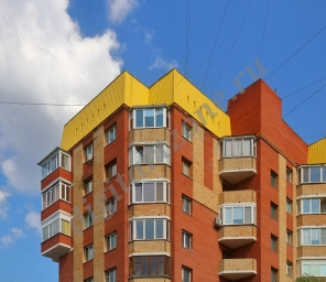 Кирпичный жилой дом