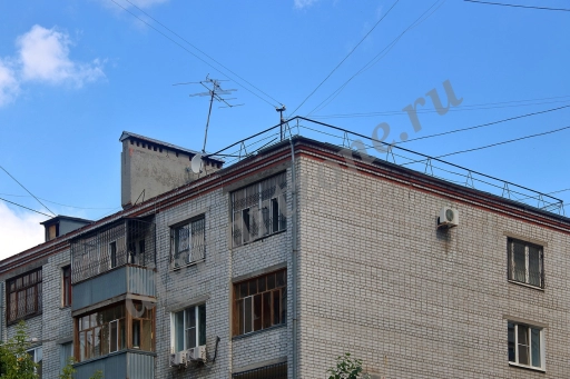 Кирпичный жилой дом