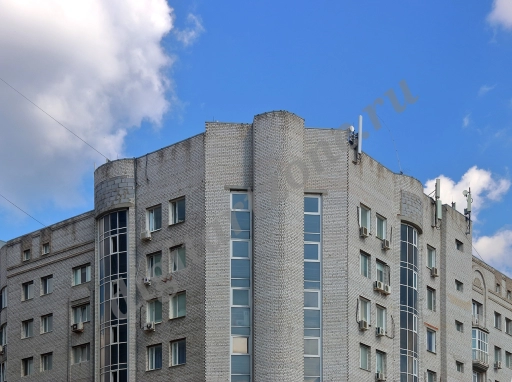 Кирпичный жилой дом