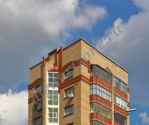 Кирпичный жилой дом