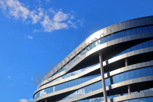 Современное здание