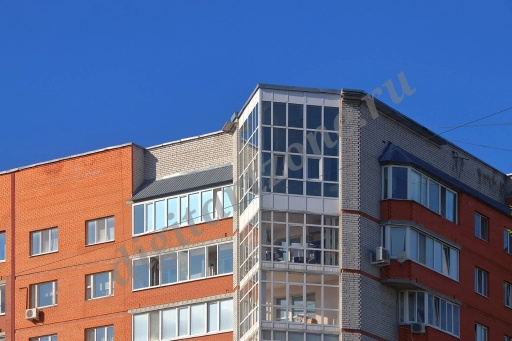 Кирпичный жилой дом