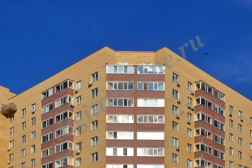 Кирпичный жилой дом