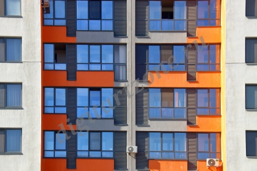 Стена современного жилого дома