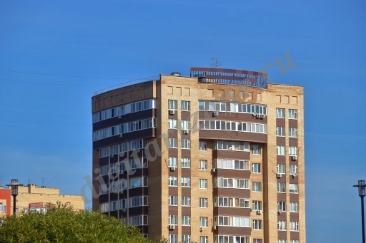 Кирпичный жилой дом