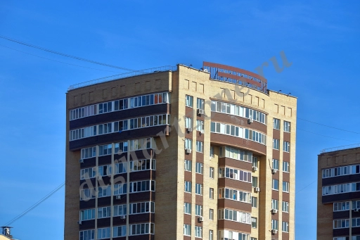 Кирпичный жилой дом