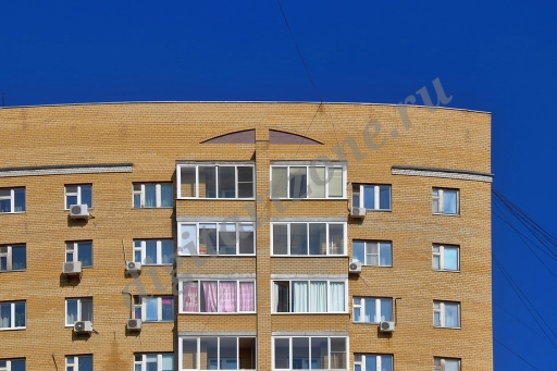 Кирпичный жилой дом