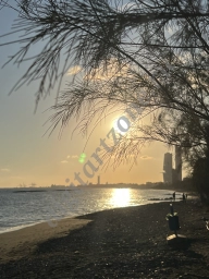 Закат на фоне моря